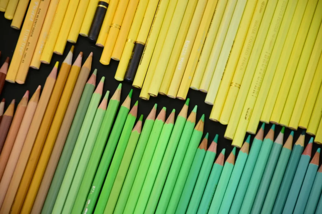 Lápis de cor em degradê de cores vivas